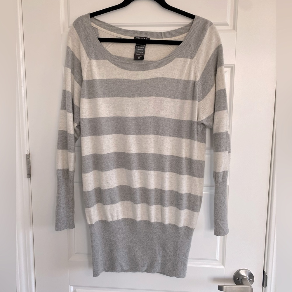 Aritzia Talula Medium Sweater